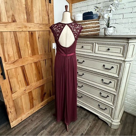 NWT! $180 David's Bridal Long Mesh Dress with Lace Cap Sleeves A- line Skirt - Picture 5 of 9